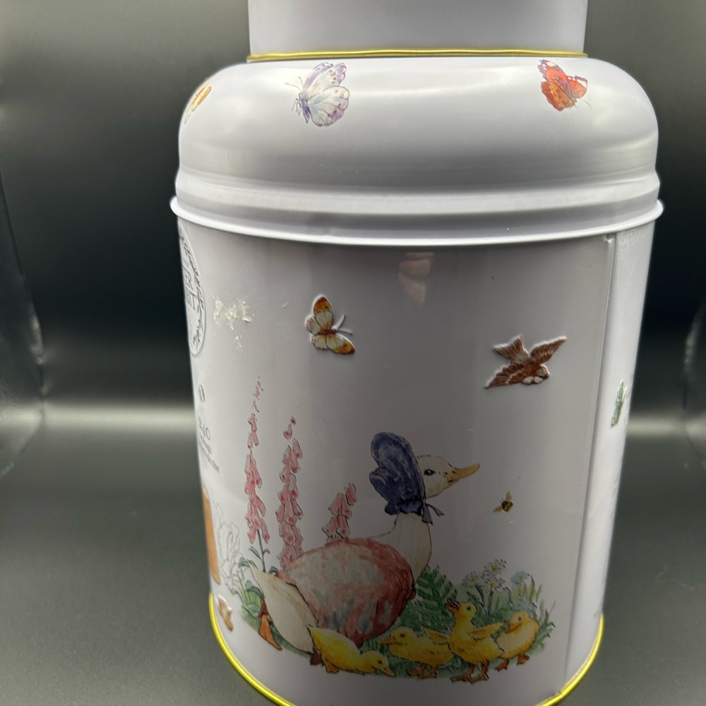 Peter Rabbit White Tea Tin - Picture 2 of 4